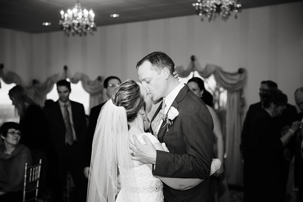 Dutchess Manor wedding First Dance